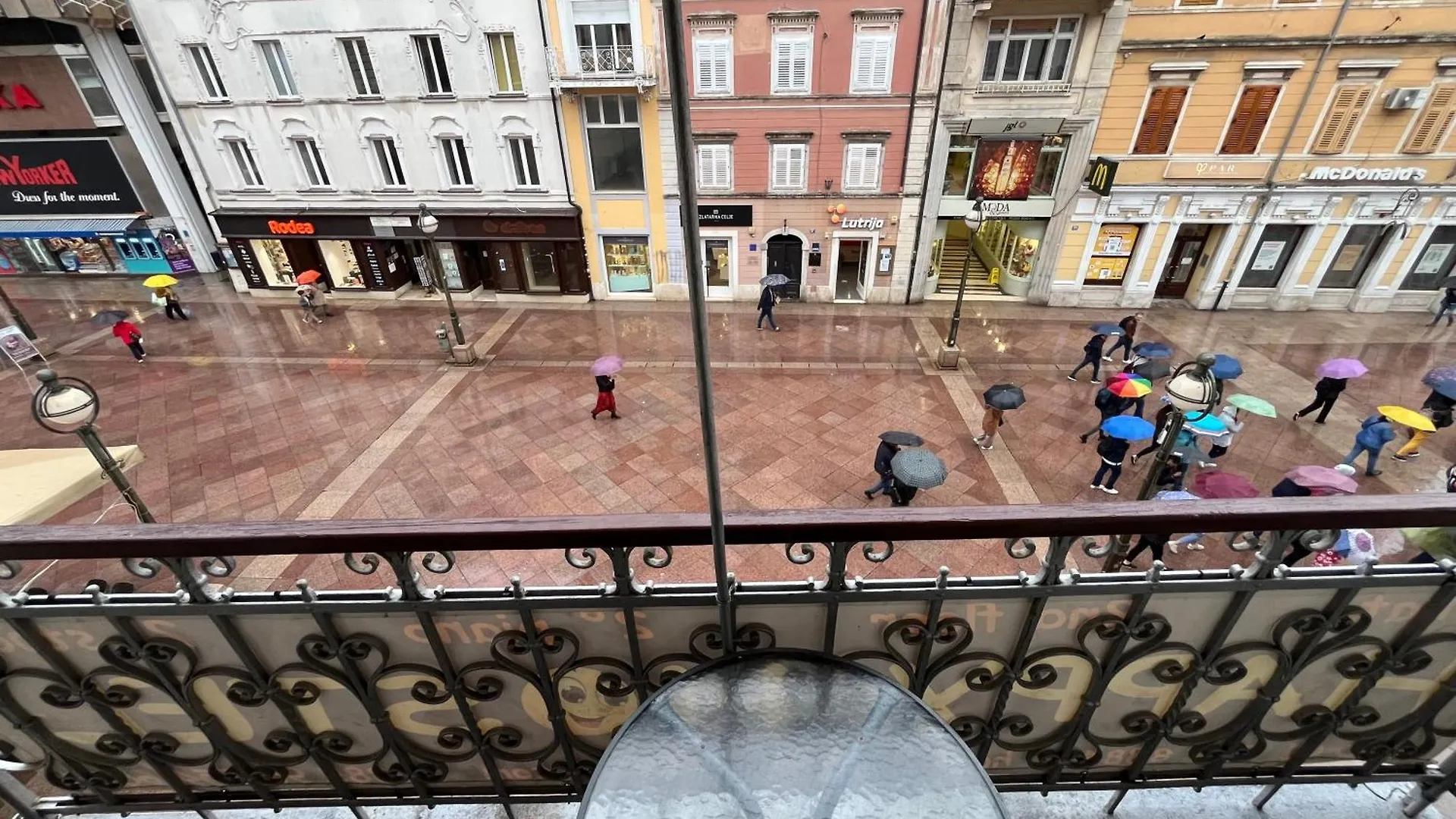 Happy Hostel Rijeka 0*,  Croatia